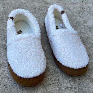 Acorn Women's Moccasin Slipper Size 11-12